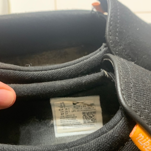 Nike Black Canvas Slip-Ons with White Sole - Picture 6 of 6